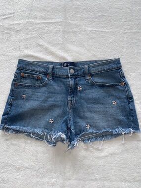 GAP Embroidered Daisy Denim Cutoff 3” Shorts Stretch Med Wash Festival Boho Chic